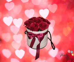 Розова кашпа с рози