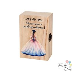 Дървена подаръчна кутия „Честито завършване“ за Абитуриентка – със сапунени рози и послание